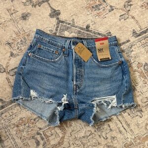 NWT Levi’s hi-rise 501 Jean shorts size 26